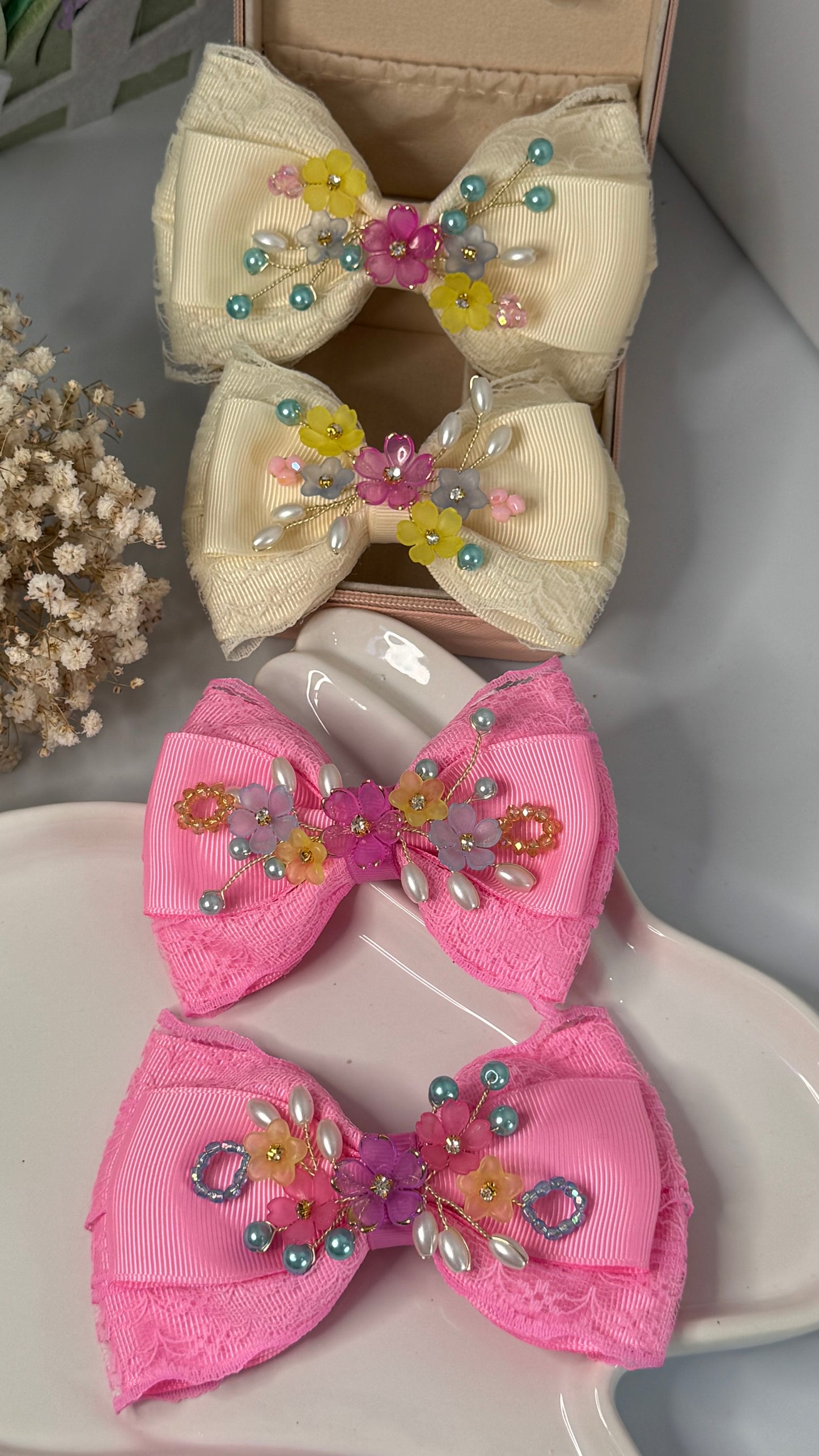 Lace embroidered baby headband -