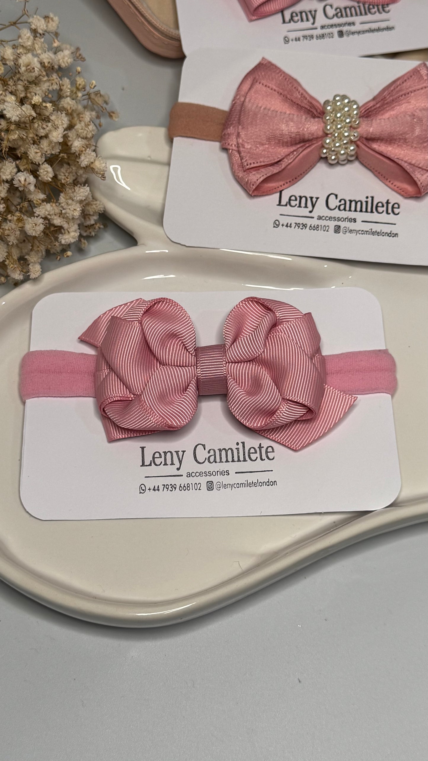 Bow love - baby headband