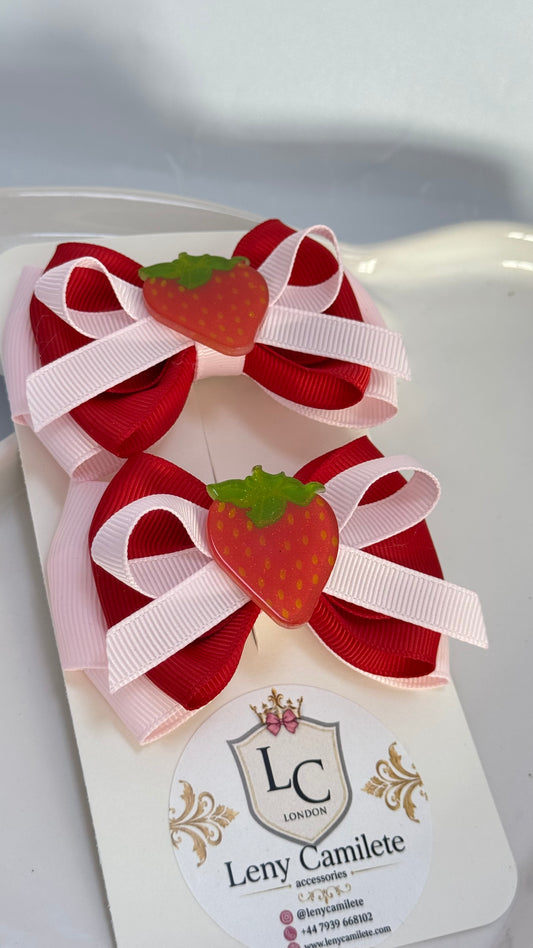 Strawberry themed clip Red/pink