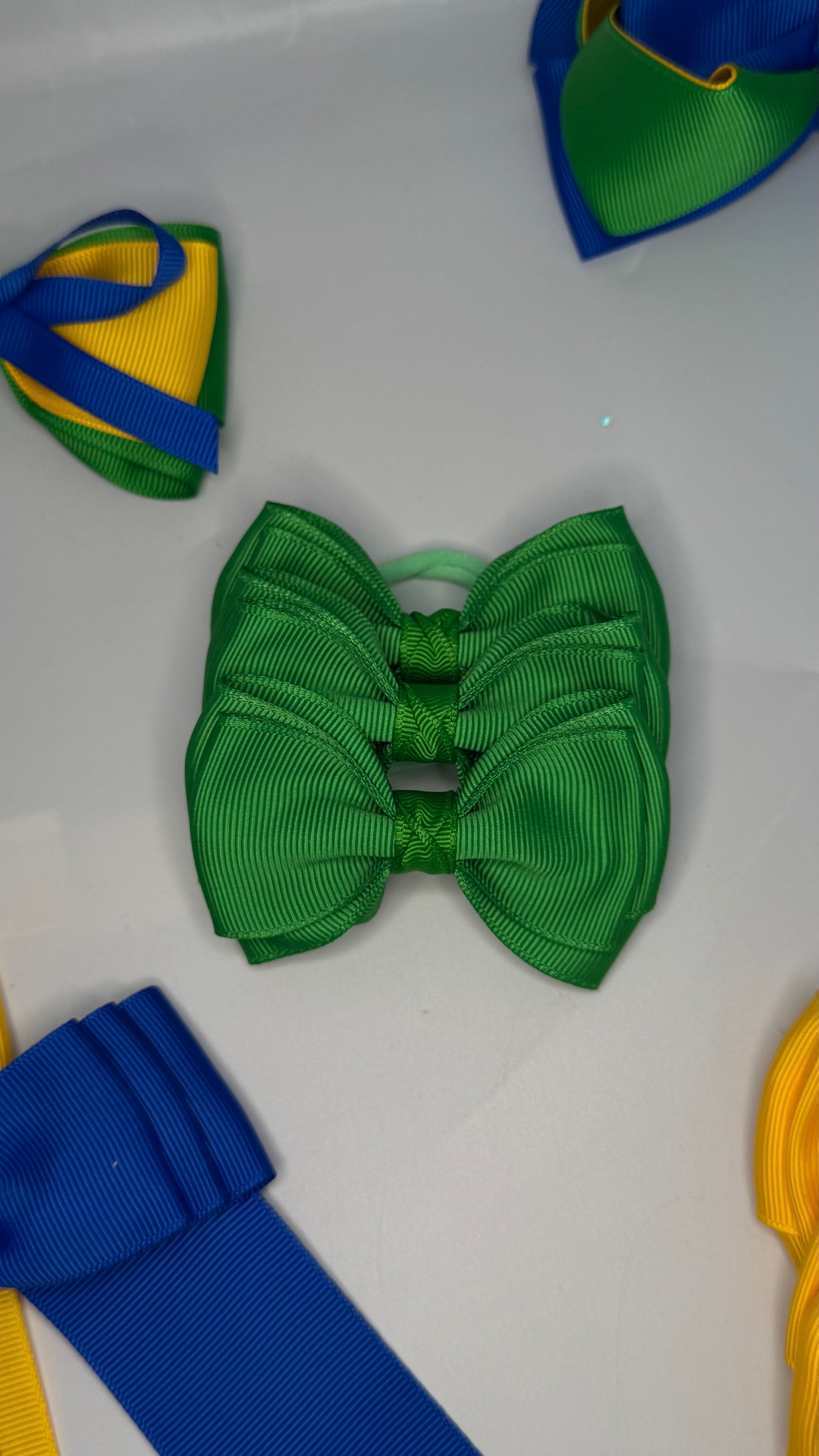 Pony tail / pig tail kit with 3 bows