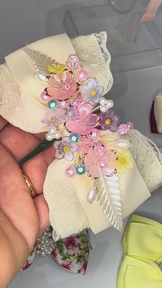 Floral teeth headband / embroidery